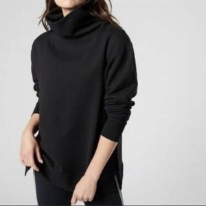 Athleta funnel neck black sweatshirt M medium turtleneck CYA fleece